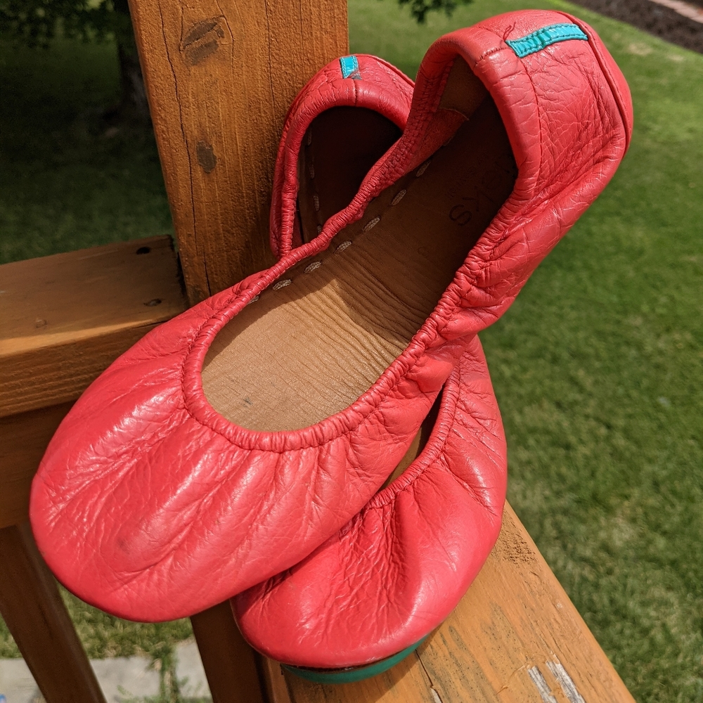 Size 8 Poppy Tieks